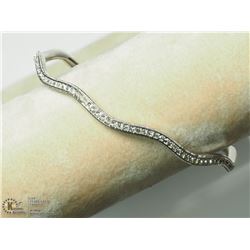 HIGH FASHION CRYSTAL BANGLE
