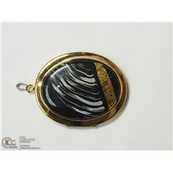 HIGH FASHION LOCKET PENDANT