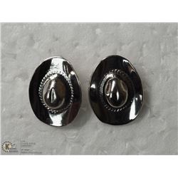 HIGH FASHION STUD EARRINGS,