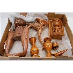 FLAT OF WOOD AND CERAMIC DECOR