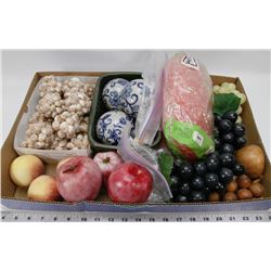 FLAT OF CENTERPIECE AND VASE DECORATION