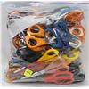 Image 1 : BAG OF ASSORTED SCISSORS