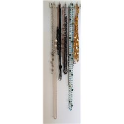 22 - LOT OF 10 VINTAGE NECKLACES