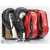 Image 1 : PAIR OF 16OZ EVERLAST BOXING GLOVES & PAIR OF TARG