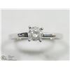 Image 1 : 17) 14K WHITE GOLD DIAMOND SOLITAIRE RING