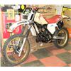 Image 1 : 1983 YAMAHA YZ 125 TWO STROKE DIRT BIKE