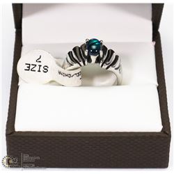 NEW STAINLESS STEEL LADIES RING W/PAUA