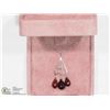 Image 1 : 45) 10K WHITE GOLD GARNET NECKLACE