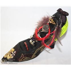 JEWELRY SHOE DISPLAY WITH FASHION RINGS
