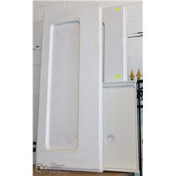 CORNER SHOWER STALL WITH BASE