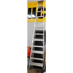 12' ALUMINUM LADDER