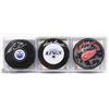 Image 1 : LOT OF 3 SIGNED HOCKEY PUCKS HARRY HOWELL