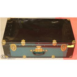 ESTATE METAL TRUNK GREEN