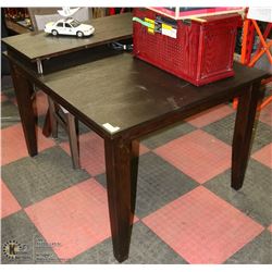 DININGROOM  TABLE WITH LEAF  38X47X30