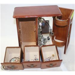 JEWELLERY BOX WITH CONTENTS
