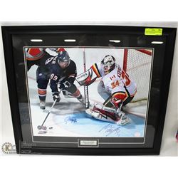 SIGNED FRAMED HOCKEY PICTURE 26"X22" WITH LETTER