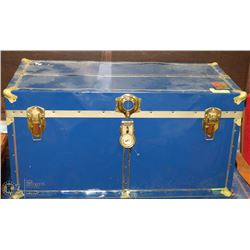 BLUE TRUNK 34X16X18