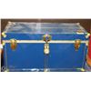 Image 1 : BLUE TRUNK 34X16X18