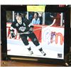 Image 1 : LOS ANGELES KINGS LUC ROBITAILLE SIGNED 8X10