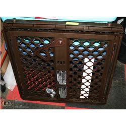 BROWN BABY GATE