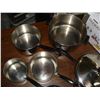 Image 2 : BOX OF POTS AND LIDS