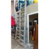 Image 1 : 10 FOOT EXTENTION LADDER