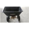 Image 2 : CYCLONE GARDEN SPREADER