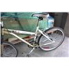Image 2 : INFINITY GREY WHITE BIKE