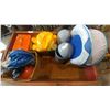 Image 1 : LOT OF ASSORTED POOL FLOATIES AND TOYS