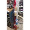 Image 1 : 3 RED MOPS