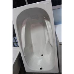 BATHTUB 5 FOOT BY 32 INCH BY 19 INCHES TALL