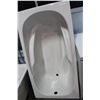Image 1 : BATHTUB 5 FOOT BY 32 INCH BY 19 INCHES TALL