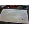 Image 2 : BATHTUB 5 FOOT BY 32 INCH BY 19 INCHES TALL