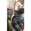Image 1 : SNOWBOARD BOOTS AND BINDINGS ALUMINUM OARS AND VINTAGE SAW