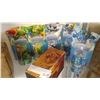 Image 1 : SKYLANDERS FIGURE AND MAGIC THE GATHERING CARDS