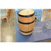 Image 1 : RUSTIC WOOD BARRELL