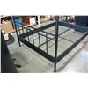 Image 3 : QUEENSIZE BLACK METAL BED FRAME