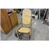 Image 1 : VINTAGE ROCKING CHAIR