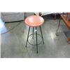 Image 1 : METAL STOOL