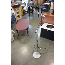 METAL FLOOR LAMP