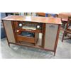 Image 4 : 1962 GRUNDIG TUBE RADIO, DUAL RECORD PLAYER
