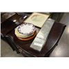 Image 2 : 1935 BANK DEPOSIT BOX AND LOT OF VINTAGE PLATES AND 1935 WATERCOLOR