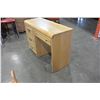 Image 2 : SHERMAG 4 DRAWER SINGLE PEDASTEL MAPLE DESK
