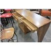 Image 3 : MAPLE FOUR DRAWER DESK WITH CHAIR