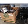 Image 1 : 2 BOXES OF POTS PANS AND STRAINERS