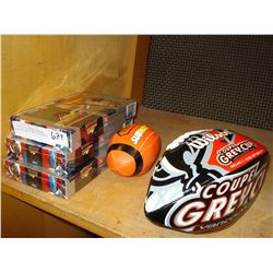 3 BOXES OF SEALED SUPERMAN TRADING CARDS AND 2 FOOTBALLS