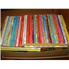 Image 2 : 3 CAR PRINTS AND 80S ARCHIE COMICS