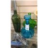 Image 1 : FOUR COLORED LIQUOR BOTTLES AND LOT OF MULTI TOOLS