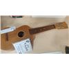 Image 1 : UKELELE