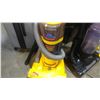 Image 2 : EUREKA BAGLESS VACCUM